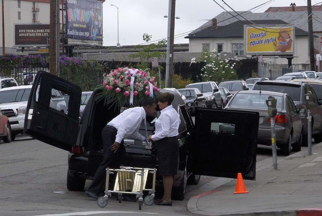 The Woman Who Crashed Her Own Funeral to Scare Her Husband