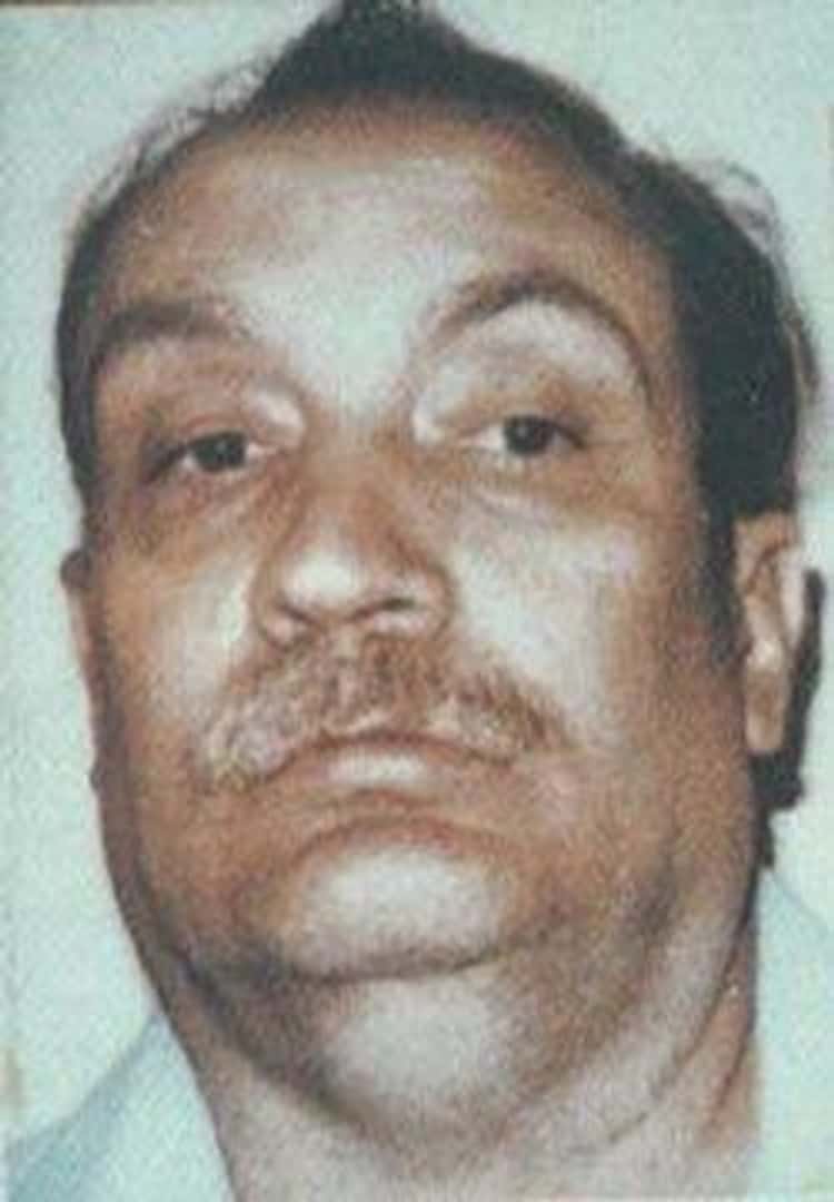 The 10 Most Infamous Murderers Who Married in Prison