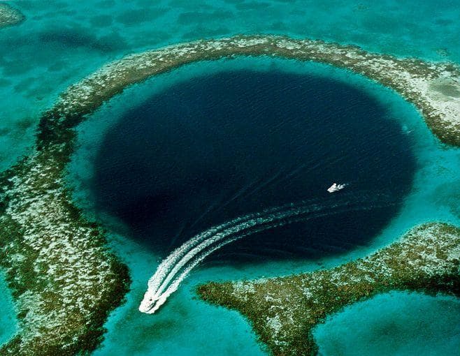the-terrifyingly-deep-great-blue-hole-belize-photo-u1