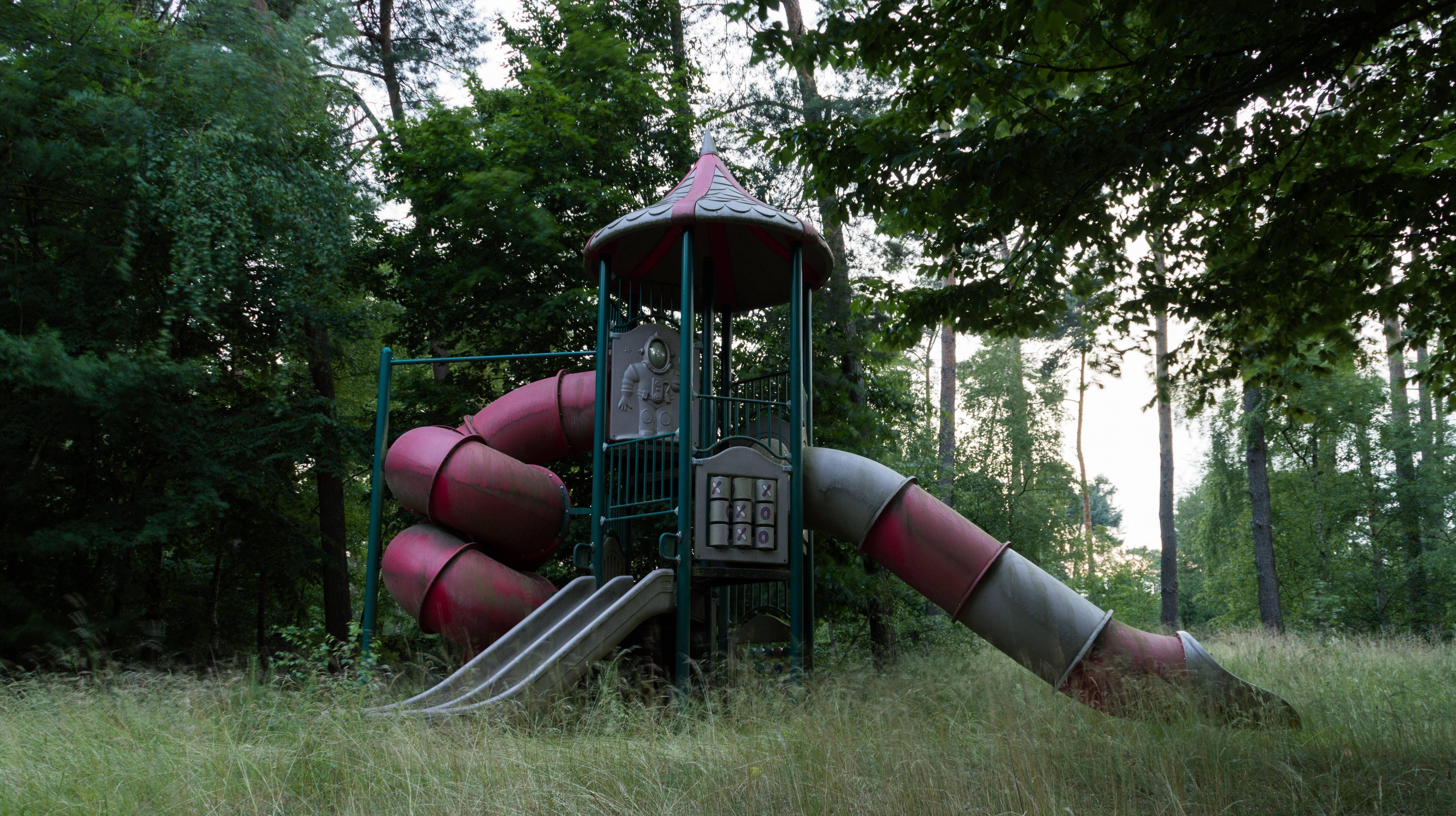 23 Creepy Pictures of Abandoned Playgrounds