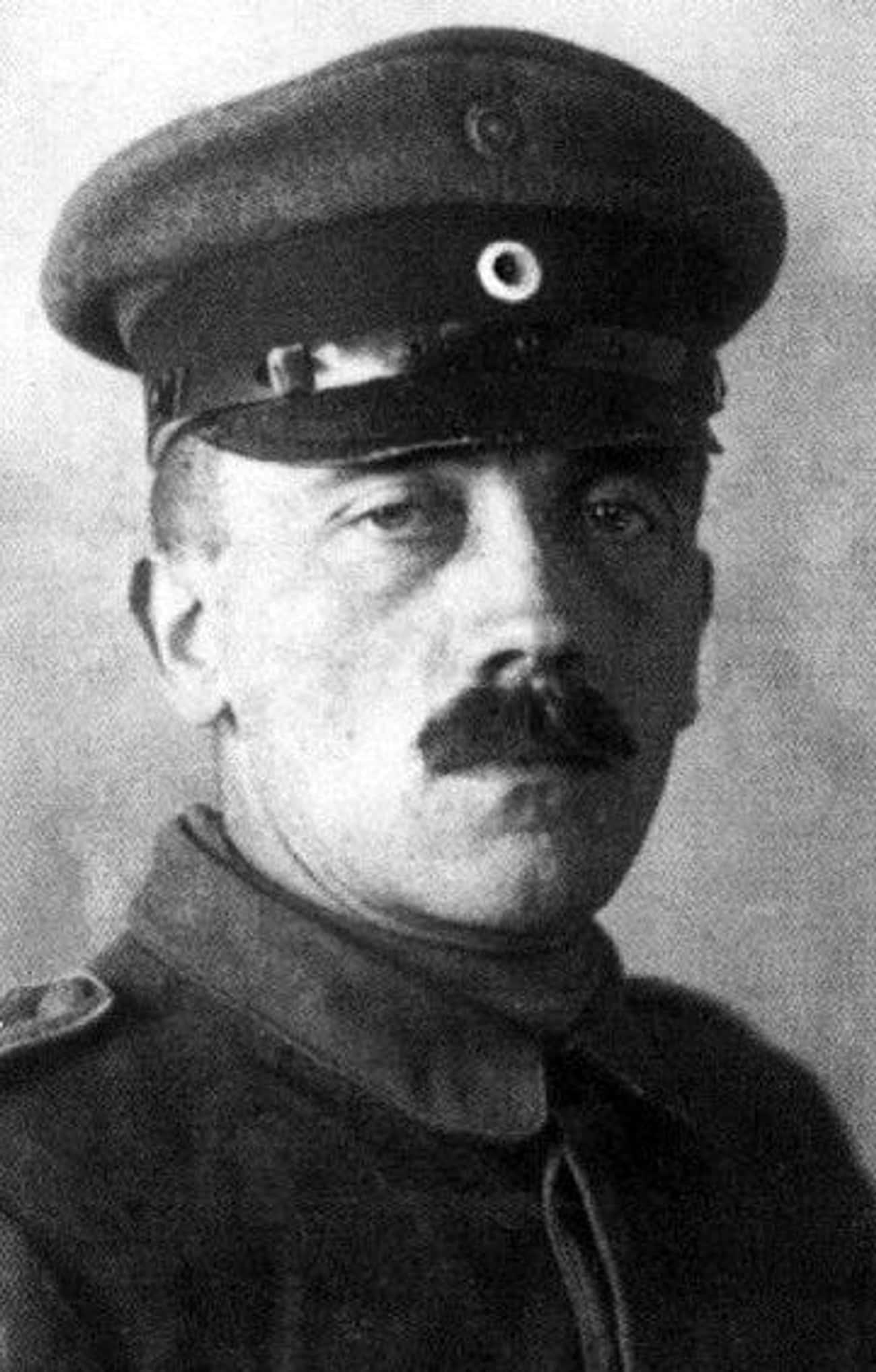 A Strange Voice Saved Hitler From A Shell Attack In WWI