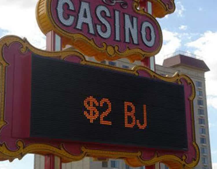 23 Hilarious Las Vegas Pictures That Should Have Stayed in Vegas