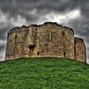 Pontefract Castle, United Kingdom on Random Most Terrifying Prisons