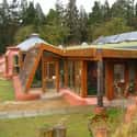 Earthships on Random Absurdly Crazy Buildings Made from Trash and Recycled Materials