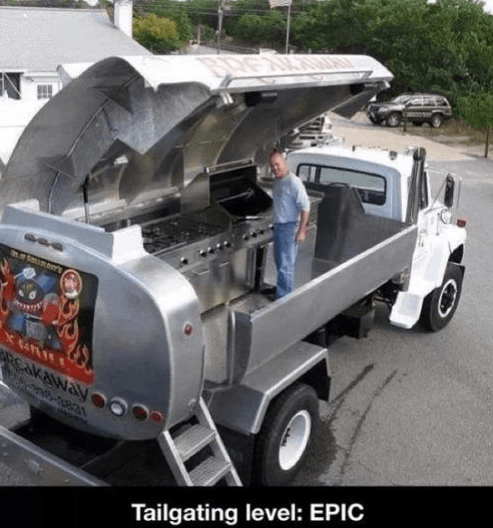 25 Perfect Examples of Tailgating Done Right