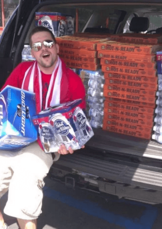 25 Perfect Examples of Tailgating Done Right