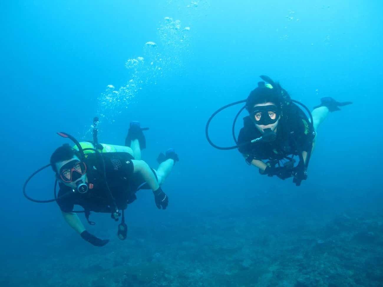 A Diver Spends 10 Hours in Darkness with His Dead Friend More Than 900 Feet Under Water