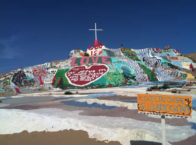 Slab City, CA ?C A Place Totally Off The Grid