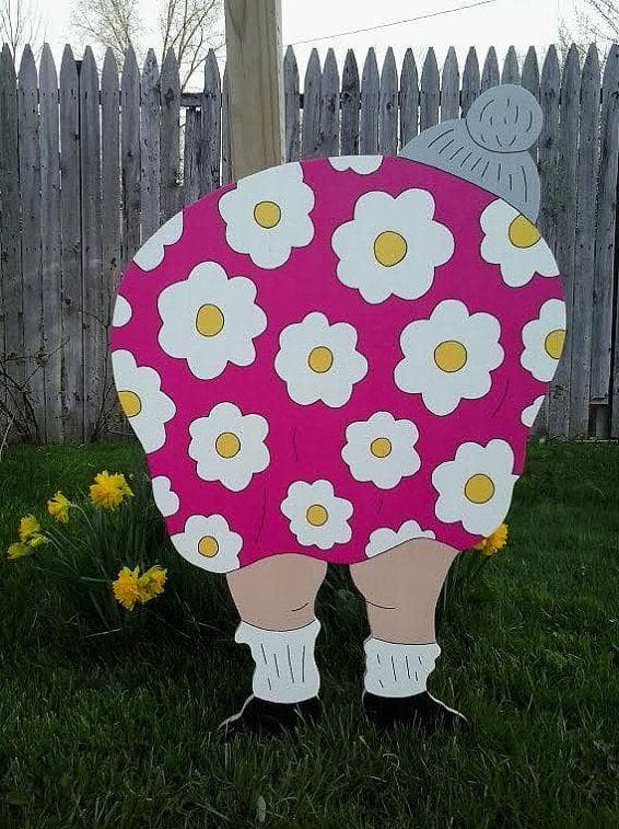 Popular Lawn Ornaments Everyone Has and Why They Became a Thing