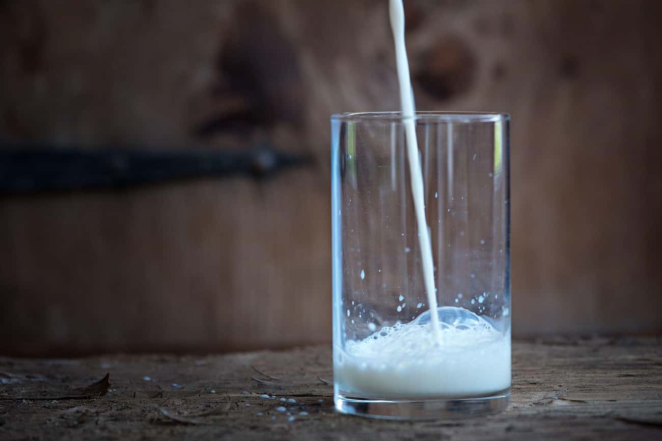 A Drop of Milk Dropped in Water Is a Great Sex Indicator, According to Aristotle