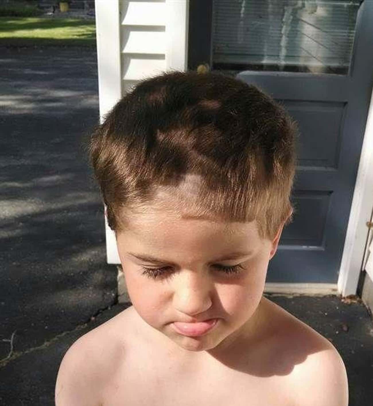 Дети сами подстриглись