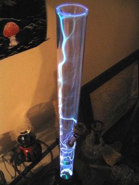 28 Ridiculously Cool Custom Bongs   1 Photo U1