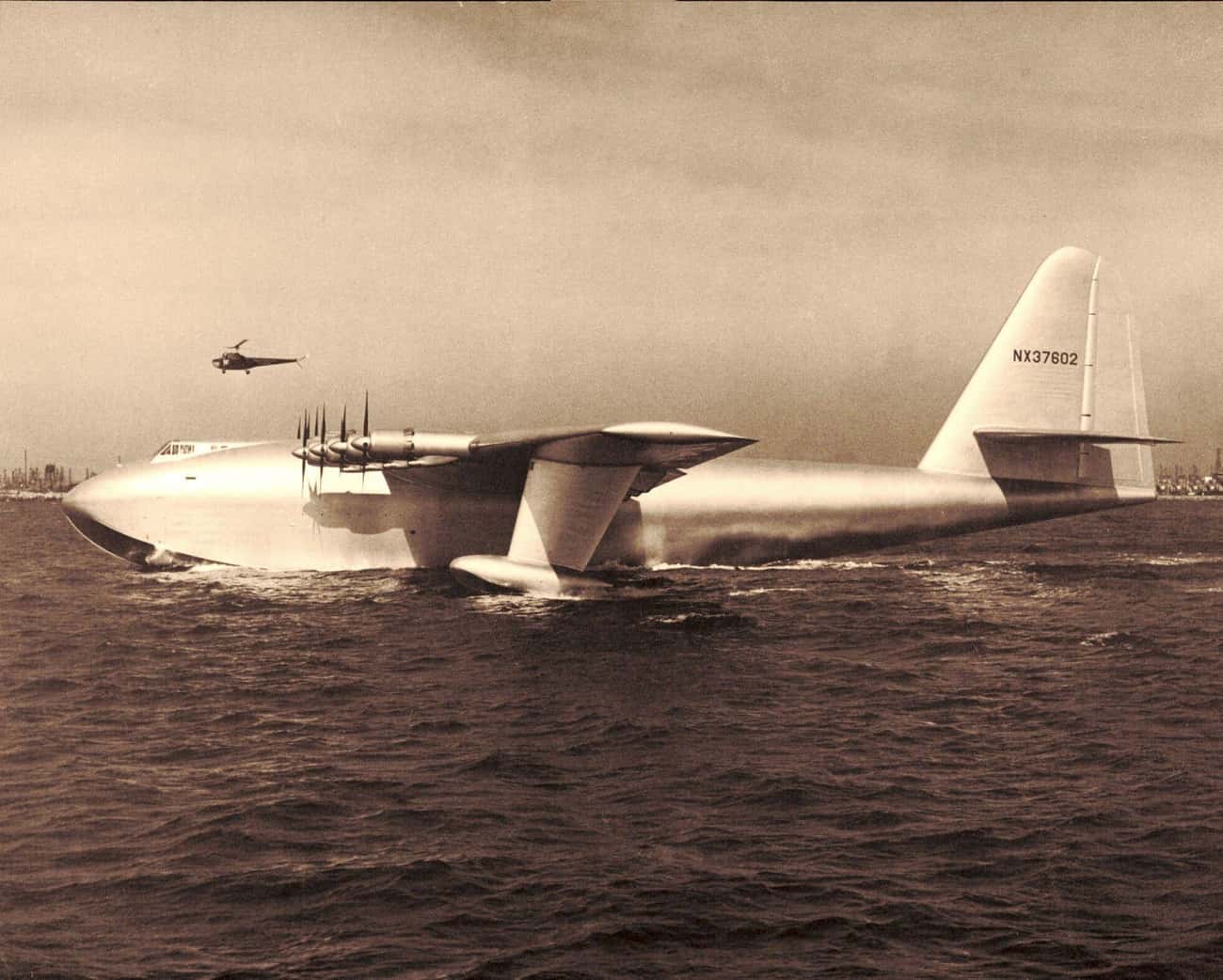 Hughes&#39;s Massive Spruce Goose Flying Boat Only Flew One Time