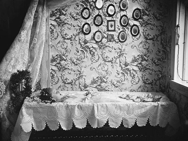 Random Sad And Strange Facts About Victorian Death Photography