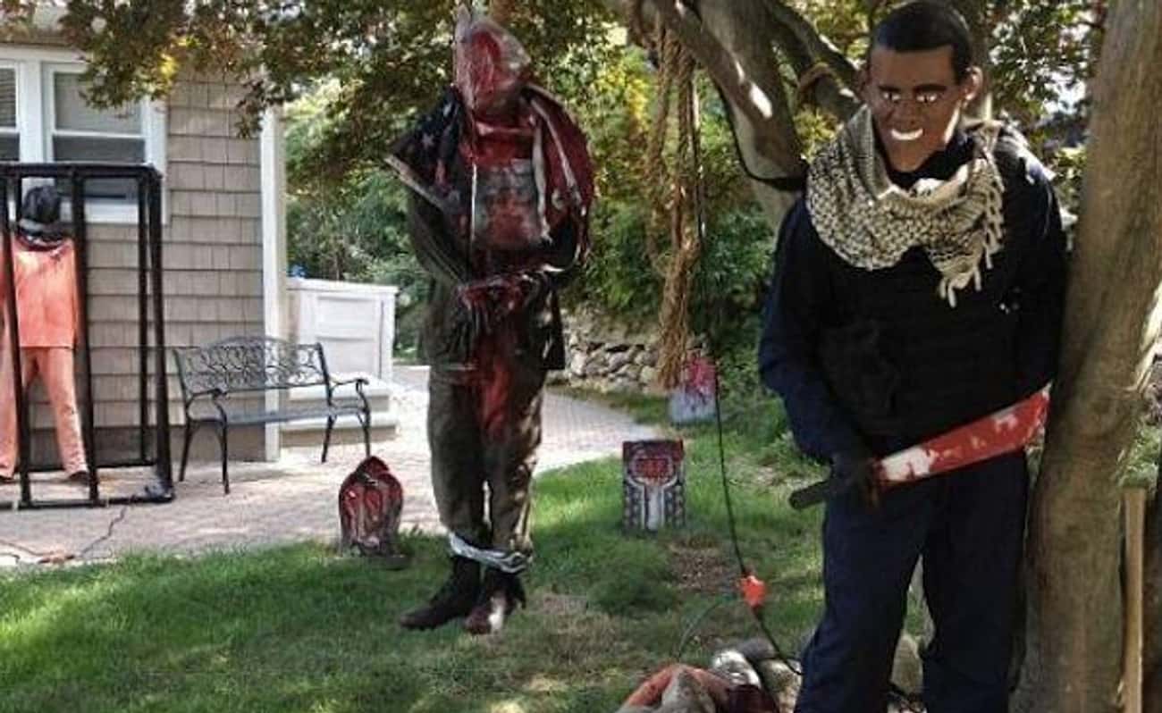 A Machete-Wielding Obama Went Too Far in This Anti-ISIS Lawn Display