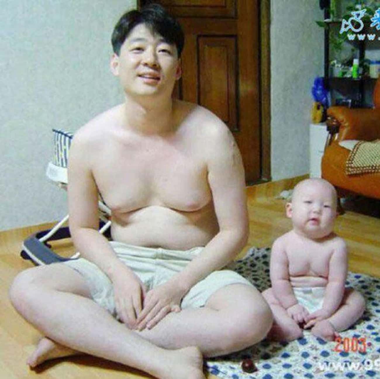 Мать и сын видео толстых. Нагие дети с родителями.