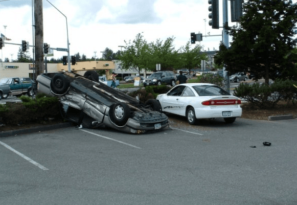 28 Infuriating Photos Of Truly Terrible Parking Jobs