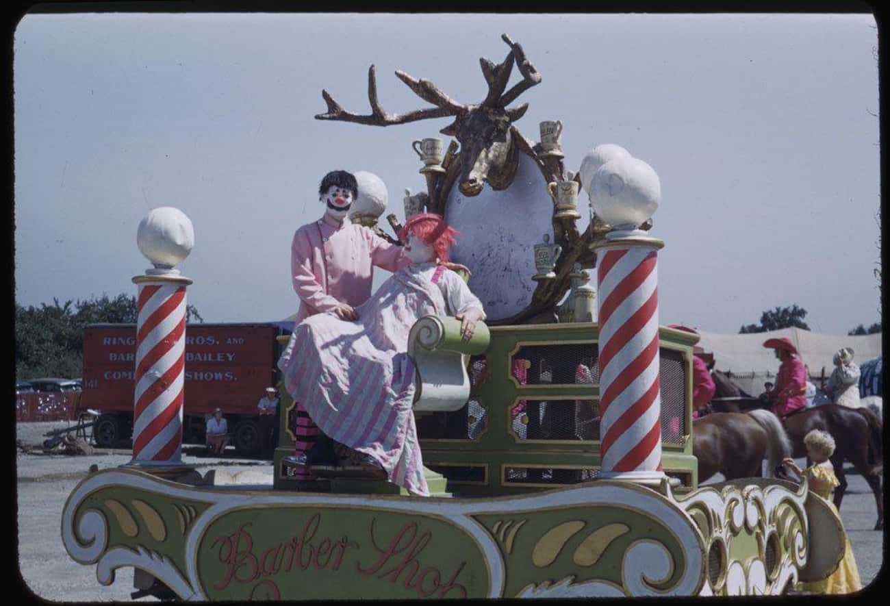 In 1951, Circus Barber Shops Were as Frightening as You Think