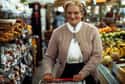 The Money That Robin WIlliams Spends On His Costume Could Be Used For Anything Else on Random Mrs. Doubtfire Is Actually A Dark Film About An Extremely Deranged Man