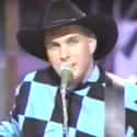 Mo Betta Blues on Random Weird AF Facts About Garth Brooks, Biggest Country Star Of '90s