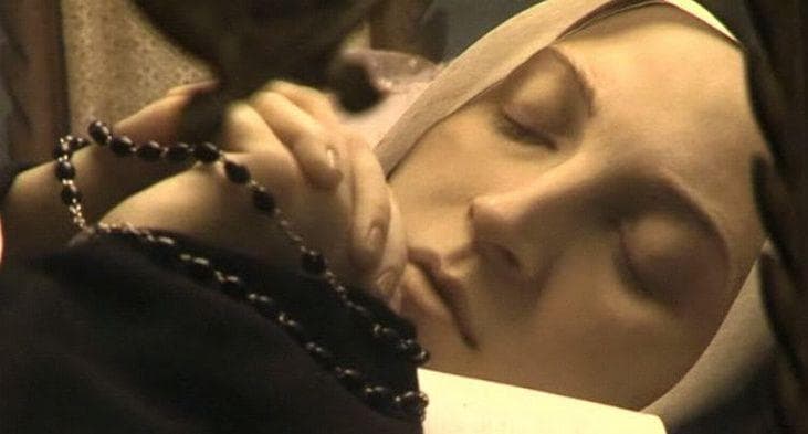 Святая бернадетта мумия. Нетленная бернадетт. Мощи святой бернадетты субиру. Нетленная бернадетт. Нетленная бернадетта субиру.