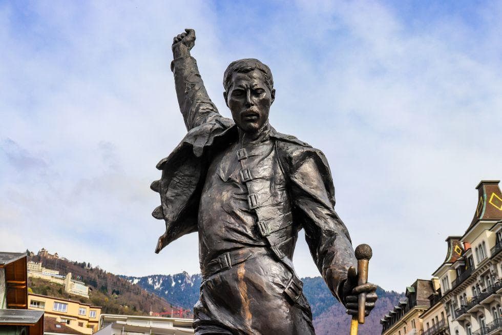 He Sang On Darth Vader's Shoulders To Promote 'Star Wars'