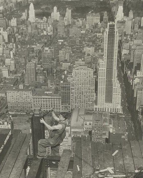 23 Stunning Photos of the Empire State Building Under Construction