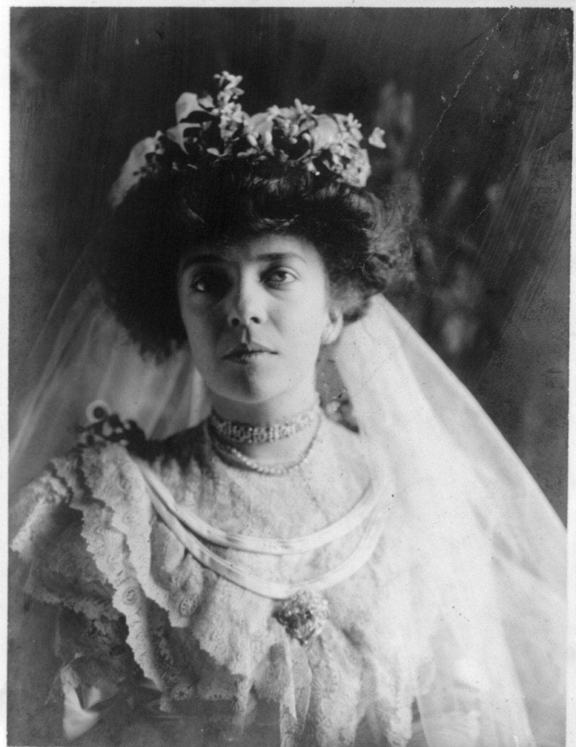 15 Scandalous Facts about Wild First Daughter Alice Roosevelt