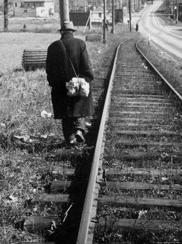 16 Historic Pictures Of American Hobos Riding the Rails