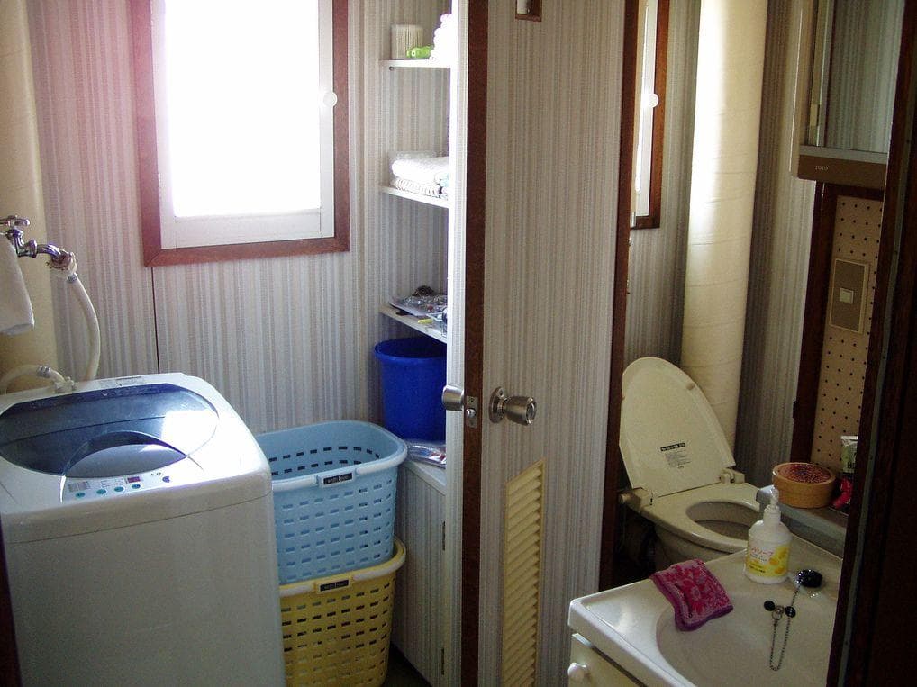14 Amazing Japanese Bathroom Perks You Can't Find in America