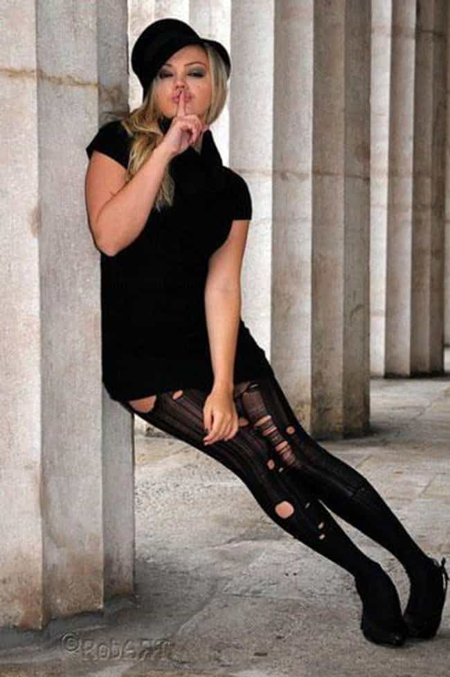 24 Incredibly Awkward Modeling Poses That ll Make You Cringe ViraLuck 24 Incredibly Awkward Modeling Poses That ll Make You Cringe ViraLuck