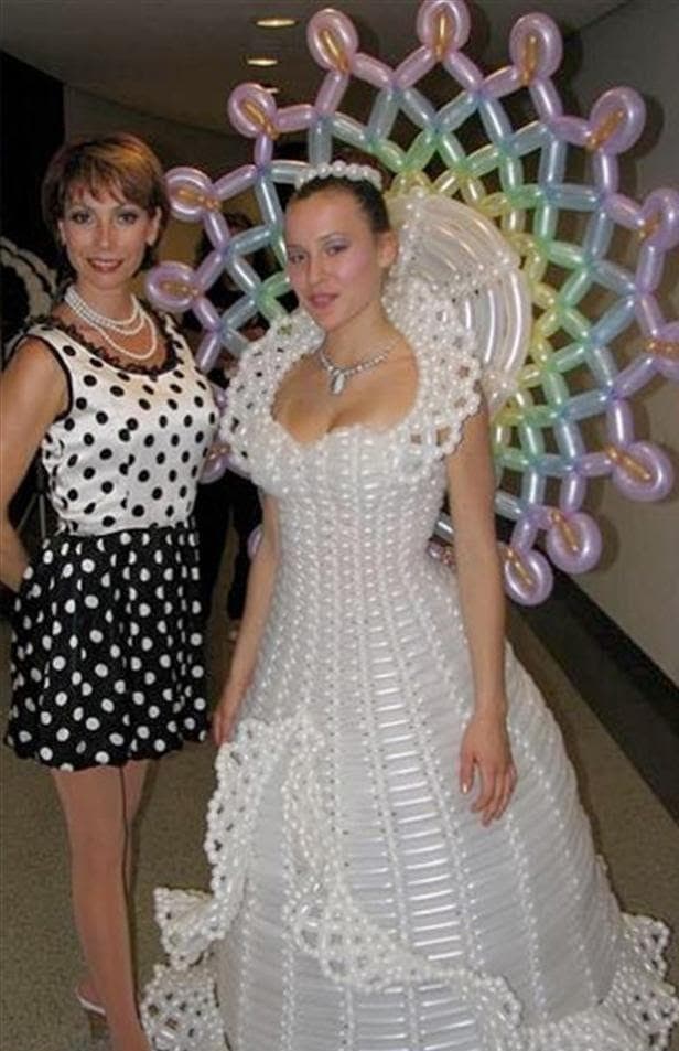 20 Horrible Wedding Dresses