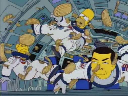 Гомер в космосе. Симпсоны космос. Гомер космонавт. Симпсоны космонавт. Симпсон в скафандре.