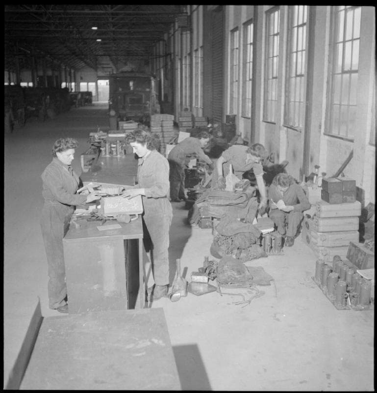 Women Of The ATS Check Vehicle Prepare For The Second Front 