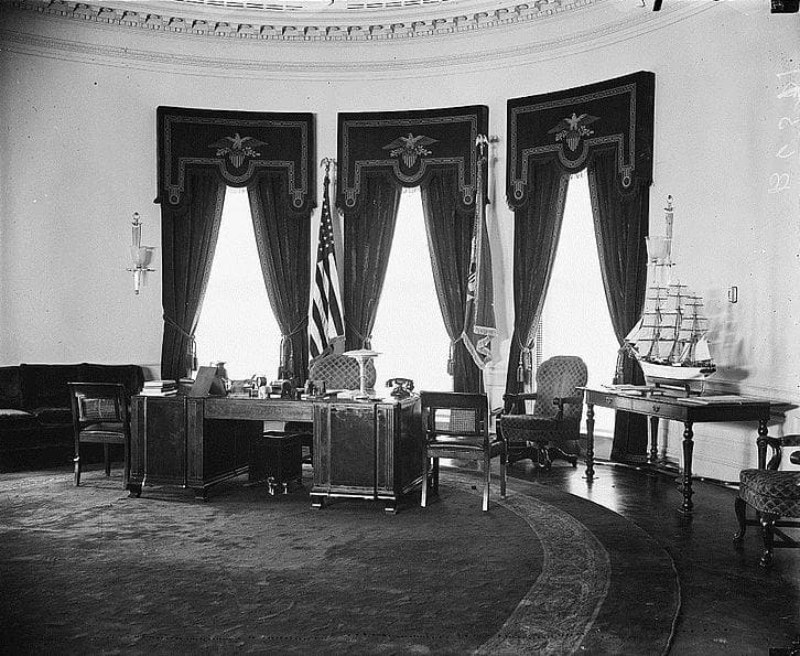 19 Oval Office Photos From Different US Presidencies