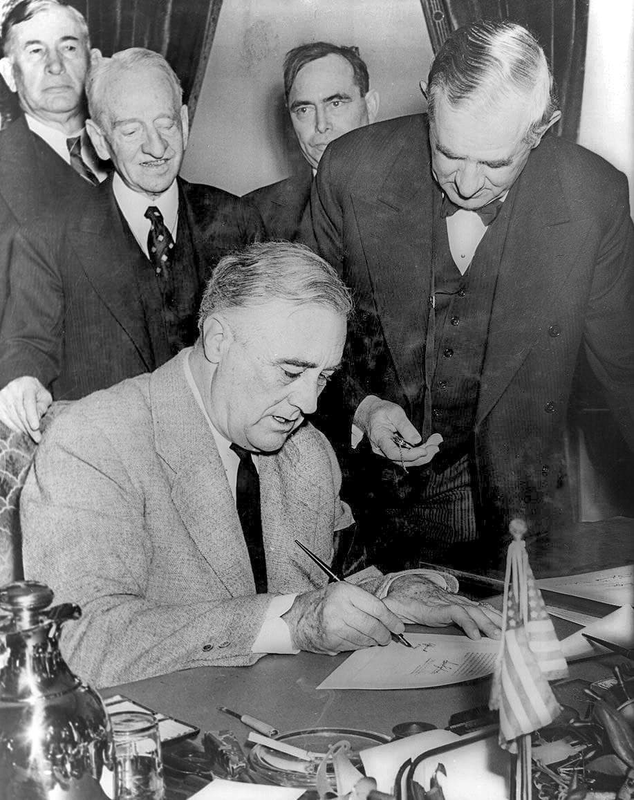 A Coup Of Wealthy Businessmen Almost Overthrew FDR - But Picked The Wrong Man To Replace Him