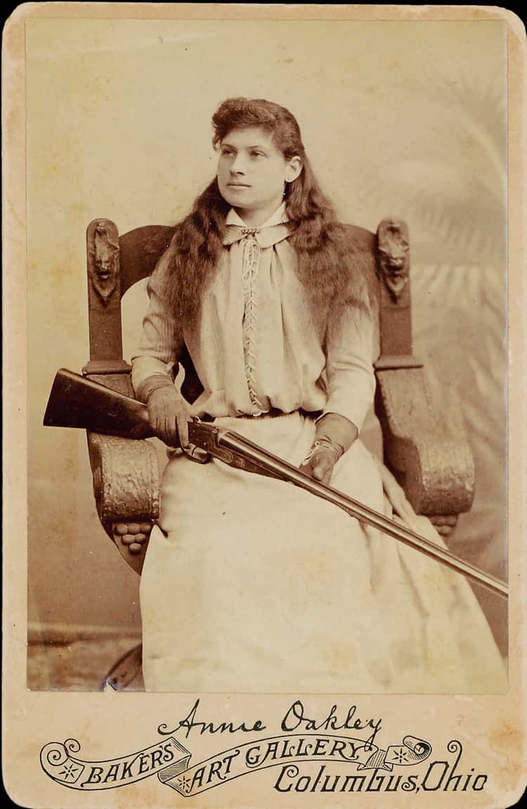 15 Awesome Facts About Gunslinger Annie Oakley