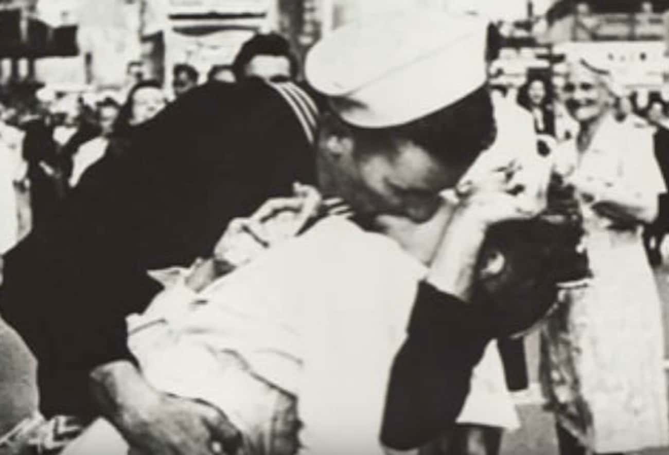 The Times Square Kiss At The End Of WWII