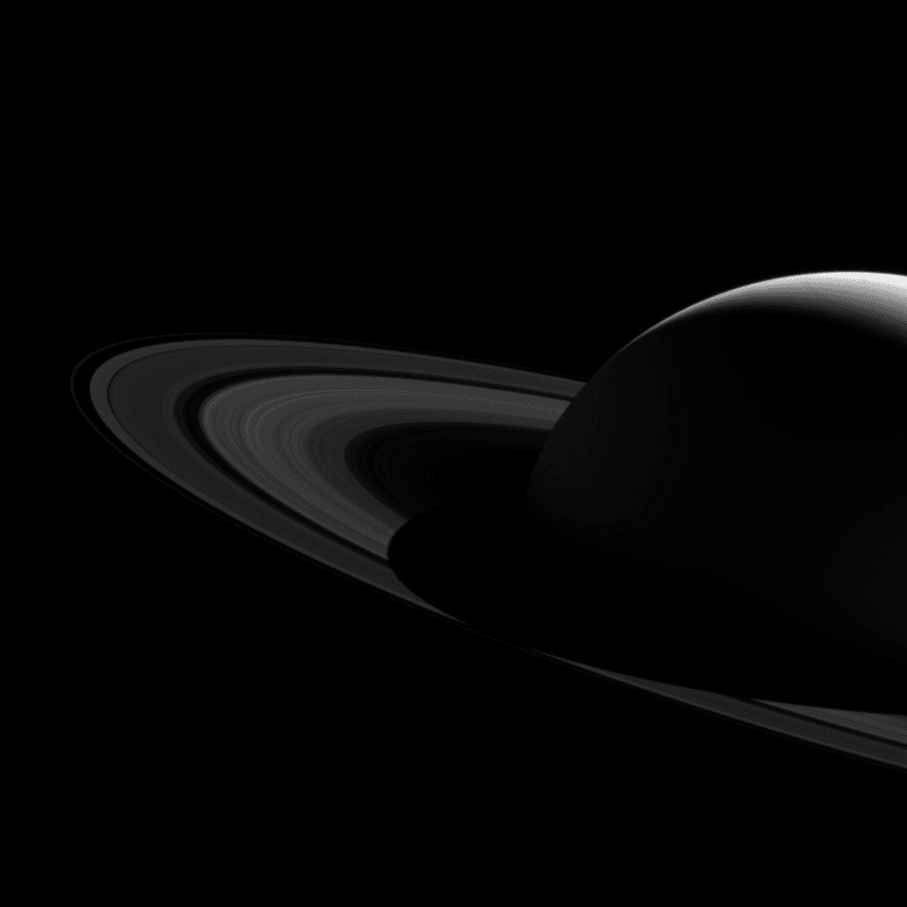 16 New Pictures of Saturn That Are Simply Breathtaking