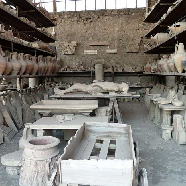 plaster painting pompeii