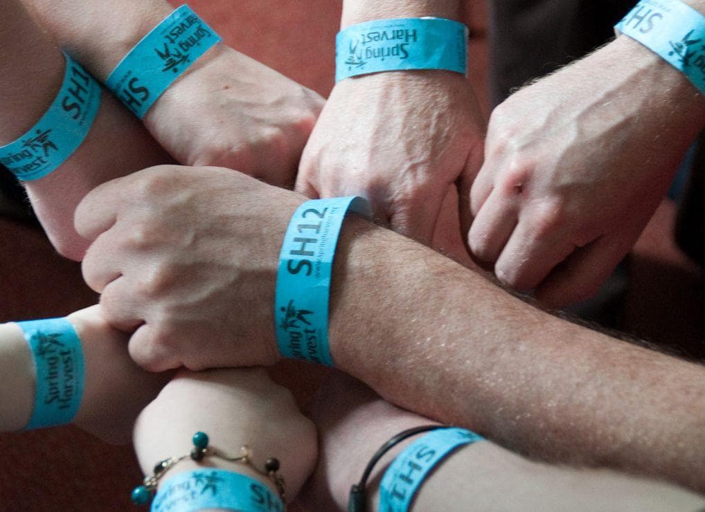 14 Ways to Sneak Into Big Music Festivals That Actually Work