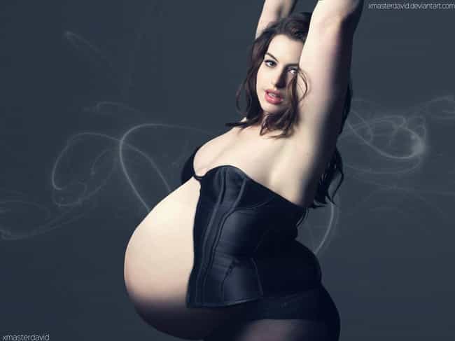 Pregnant Anne Hathaway