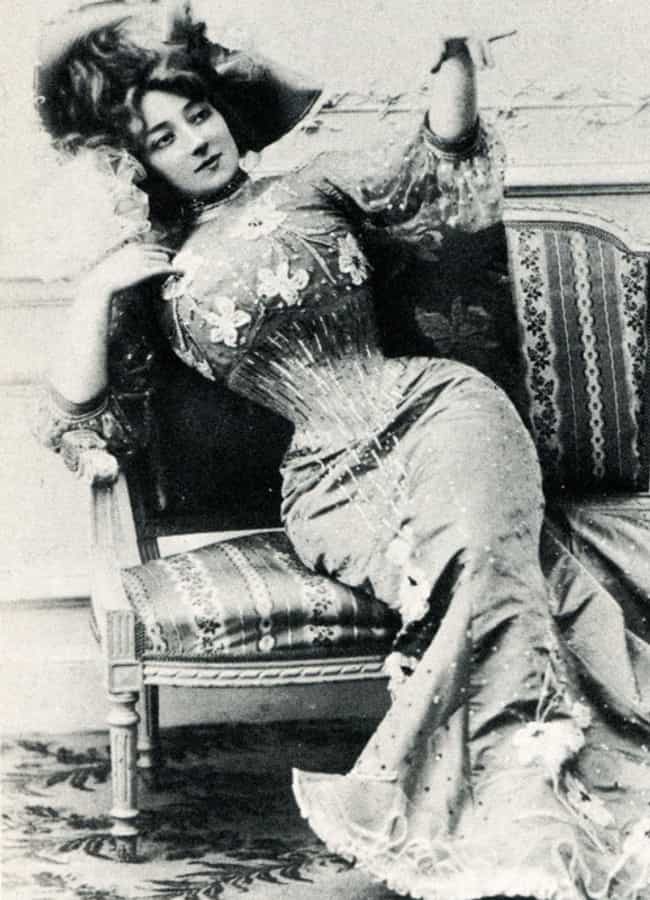 big-photos-of-old-west-bordello-women-sister