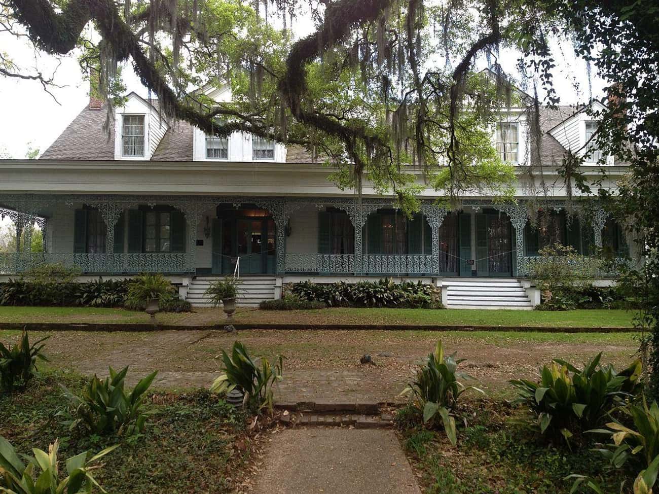 A Spirit Known As Chloe Appears In Photographs At The Myrtles Plantation