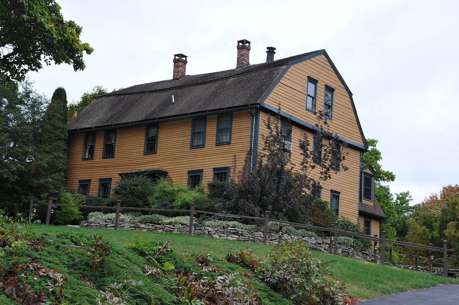 Captain Grant's Inn - Poquetanuck, CT