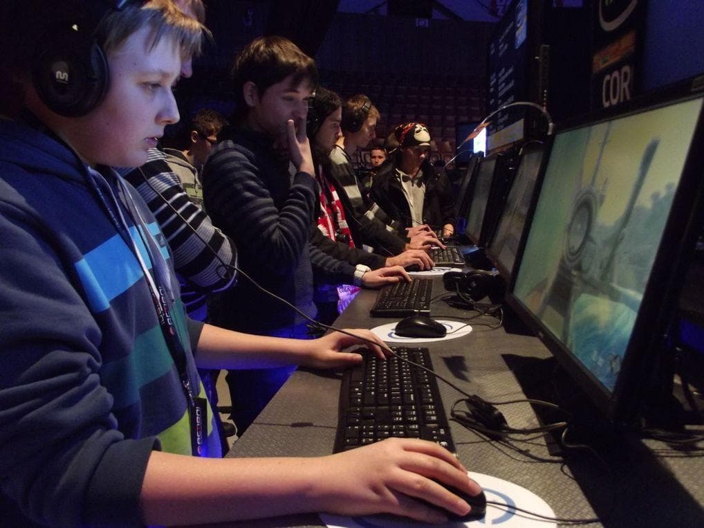 15 Dark Realities Of Professional Gaming