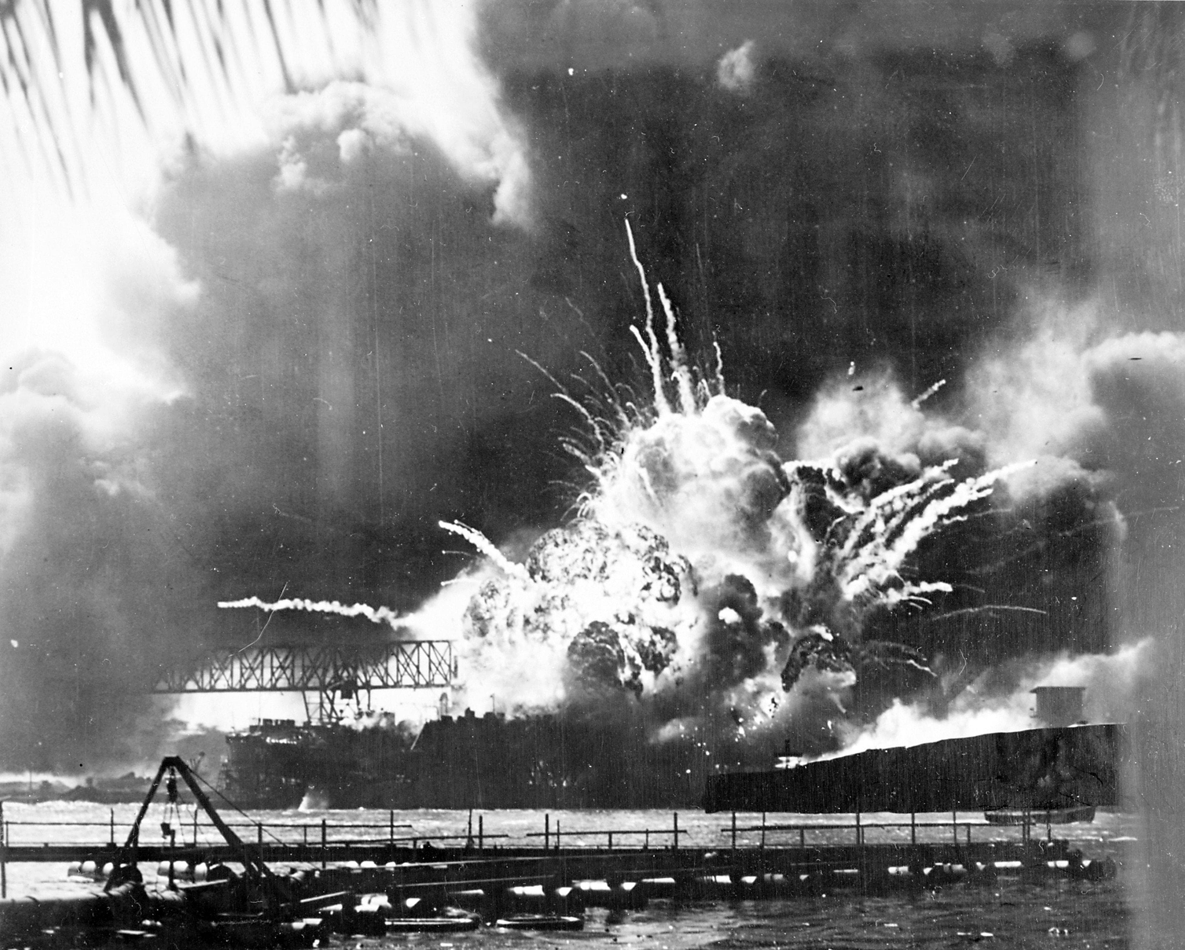 21 Grim Pictures From The Aftermath Of Pearl Harbor