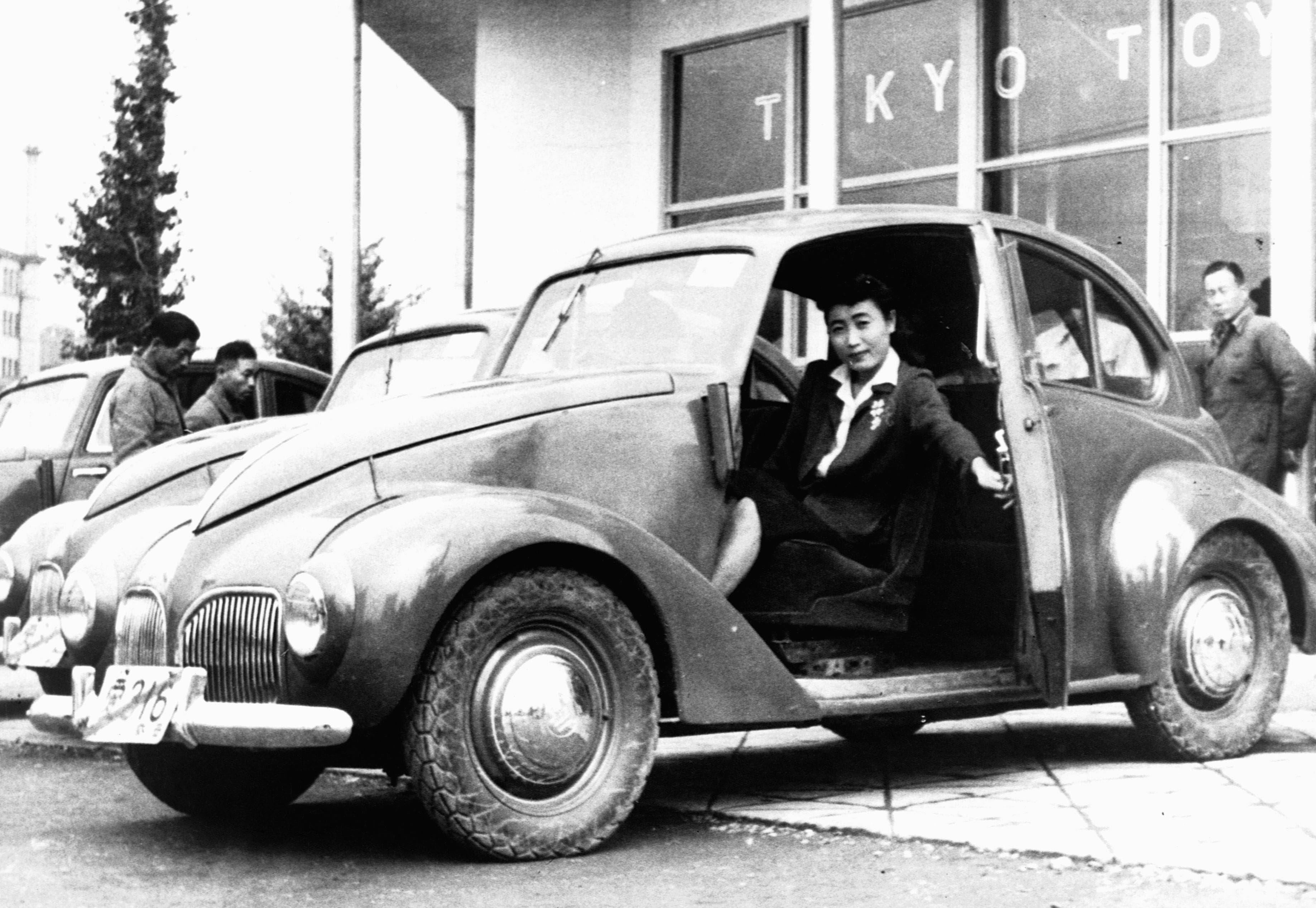 Первая тойота фото File:Toyoda Standard Sedan AA 1936 Bertel  Wikipedia