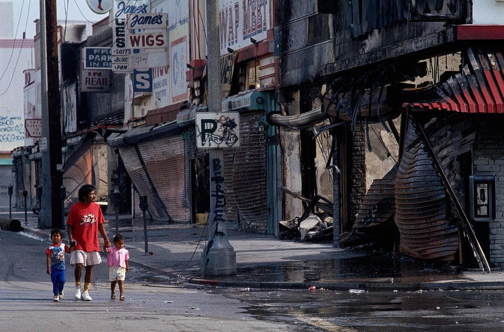 27 Eye-Opening Photos Of The LA Riots