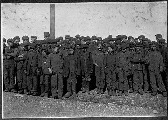 35 Photos Of Coal Miners That Will Make You Feel Like You're Underground